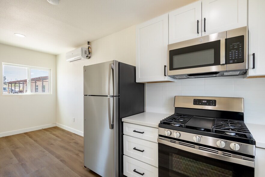 More Photos Of 6563 Oasis Ave, Twentynine Palms Apartments For Sale