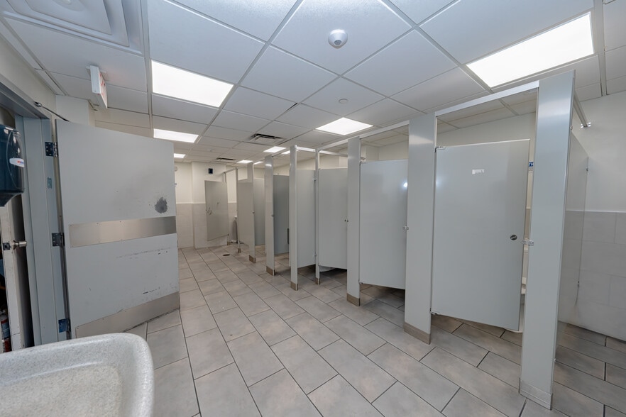 More Photos Of 3000-3004 SW 2nd Ave, Fort Lauderdale Unknown For Lease