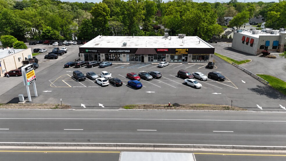 More Photos Of 211-213 US Highway 22 E, Green Brook Flex For Lease