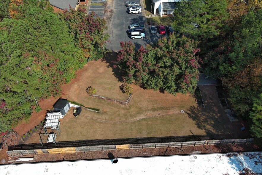 More Photos Of 625 Hembree Pky, Roswell Flex For Lease