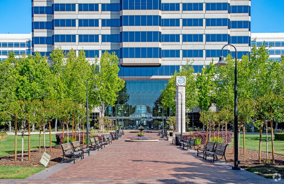 More Photos Of 950 Tower Ln, Foster City Office For Lease