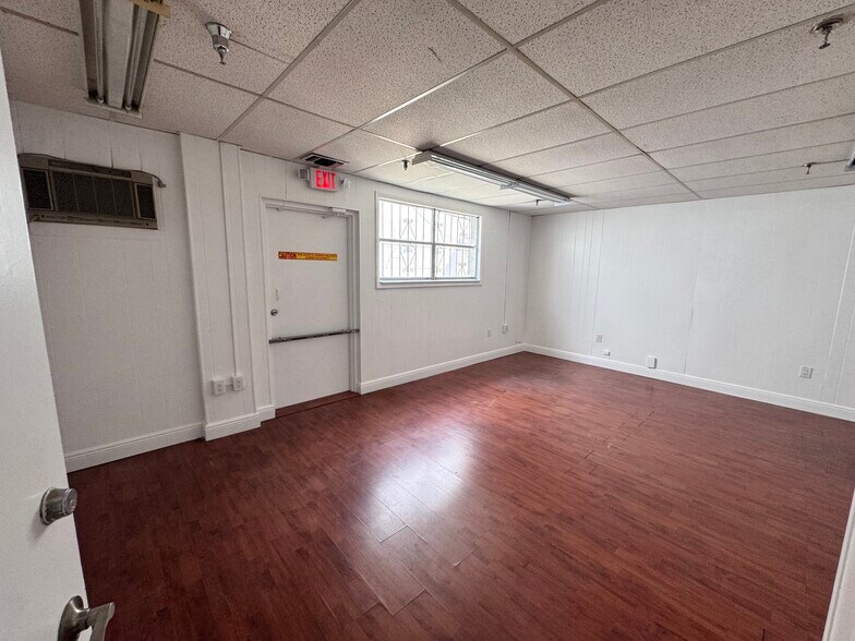 More Photos Of 9869 NW 79th Ave, Medley Warehouse For Lease