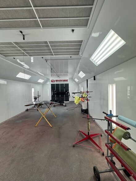 More Photos Of 10861-10867 Penrose St, Sun Valley Auto Repair For Lease