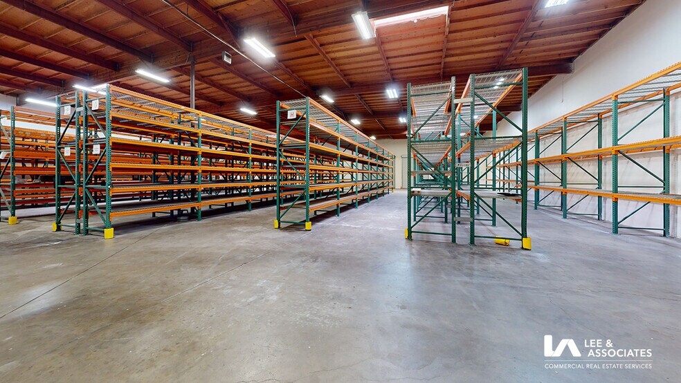 More Photos Of 1811 E 28th St, Signal Hill Warehouse For Lease