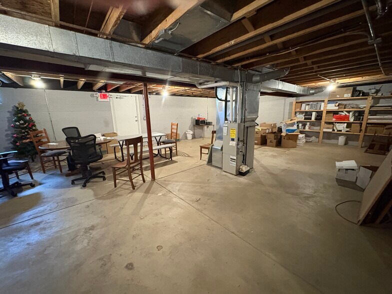 More Photos Of 309 S Chapel St, Louisville Office For Sale