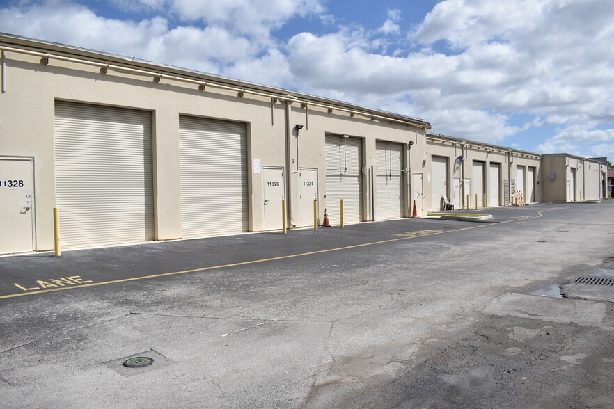 More Photos Of 11300-11354 Wiles Rd, Coral Springs General Retail For Lease