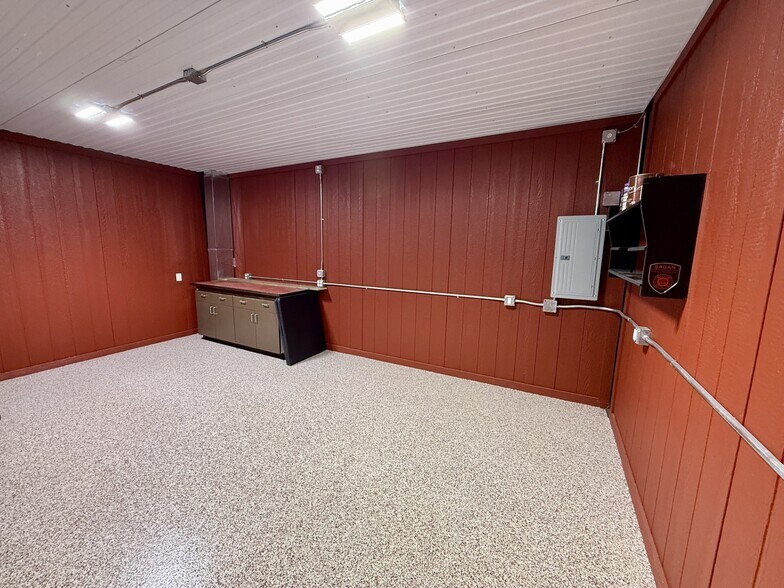 More Photos Of 663 Valerie Ave, Hudson Self Storage For Sale