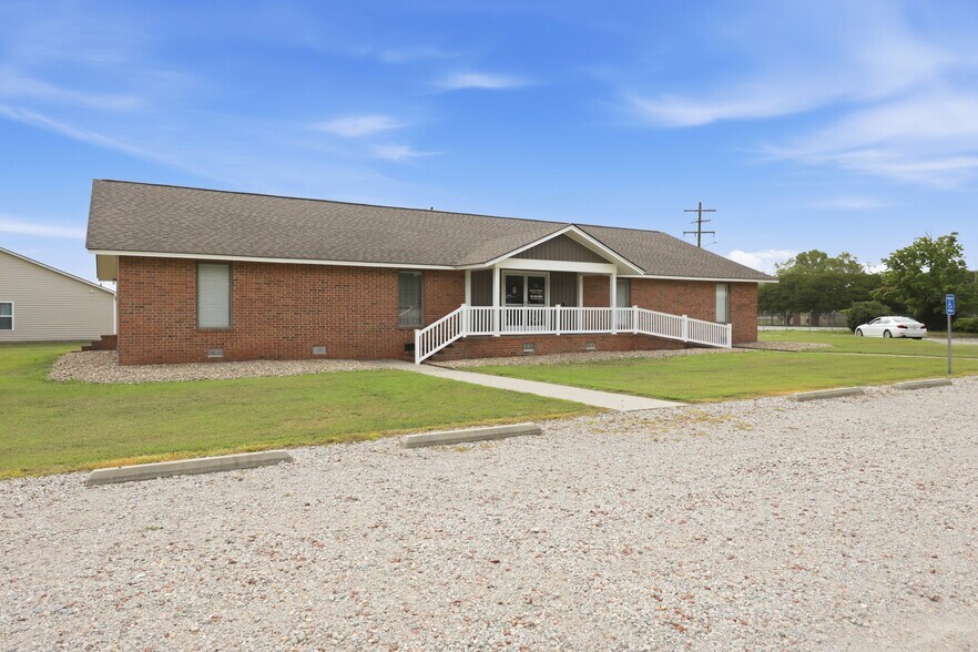 More Photos Of 501 N Main St, Robersonville Office For Sale