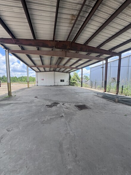 More Photos Of 777 LA-397, Lake Charles Light Distribution For Lease