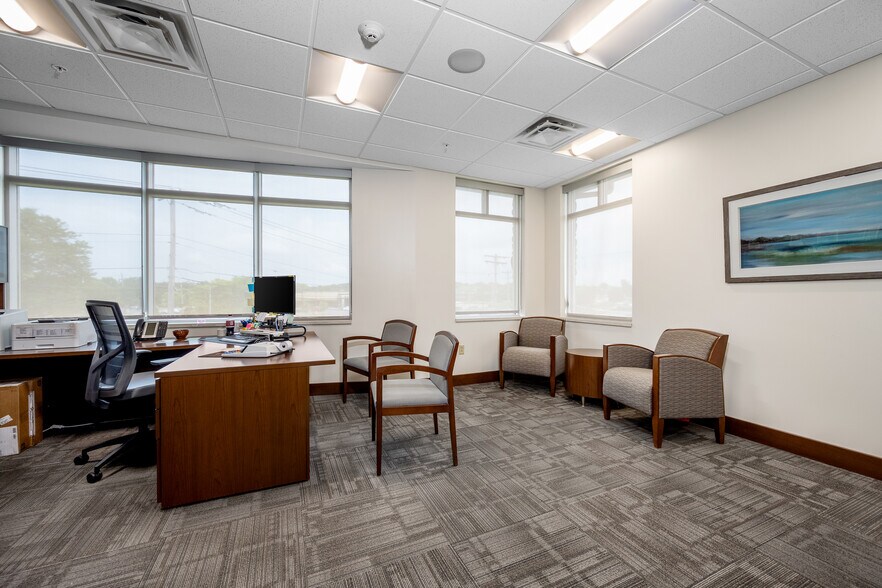More Photos Of 3020 Orchard Park Rd, Buffalo Office For Sale