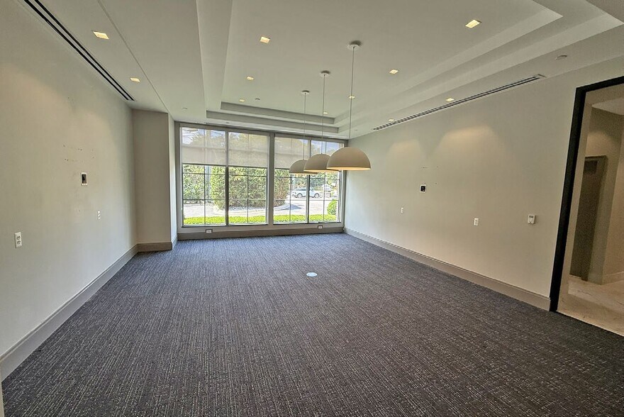 More Photos Of 35975 Woodward Ave, Birmingham Office For Lease