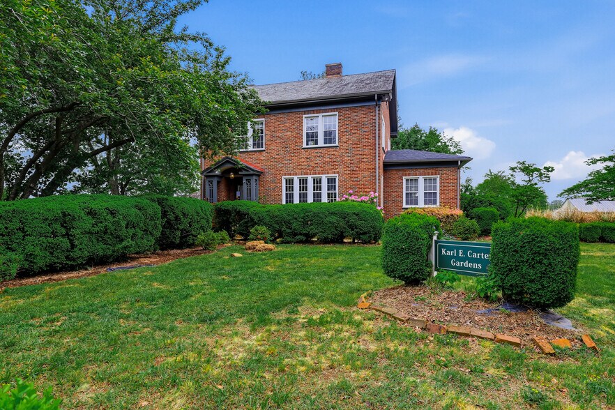 Primary Photo Of 18697 Forest Rd, Lynchburg Office For Sale