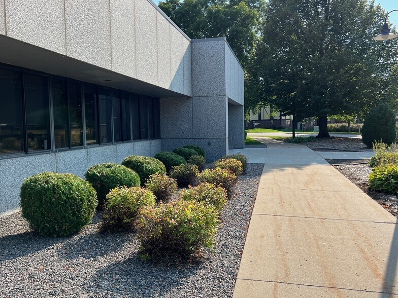 More Photos Of 220 Park Ave S, Saint Cloud Office For Sale