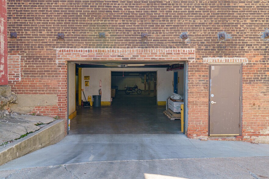 More Photos Of 2201-2235 W 110th St, Cleveland Warehouse For Lease