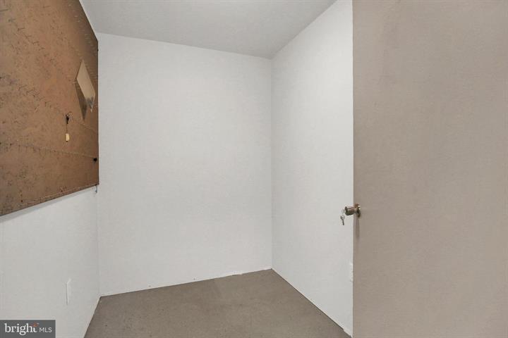 More Photos Of 57 W Shortcut Rd, Newport Showroom For Sale