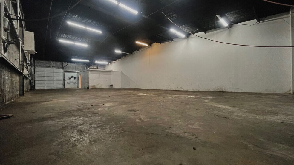 More Photos Of 6360 Rupley Cir, Houston Industrial For Lease