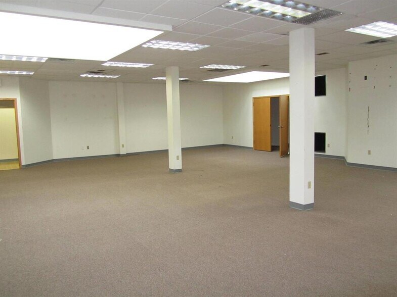 More Photos Of 74 S Main St, Fond Du Lac Loft Creative Space For Sale