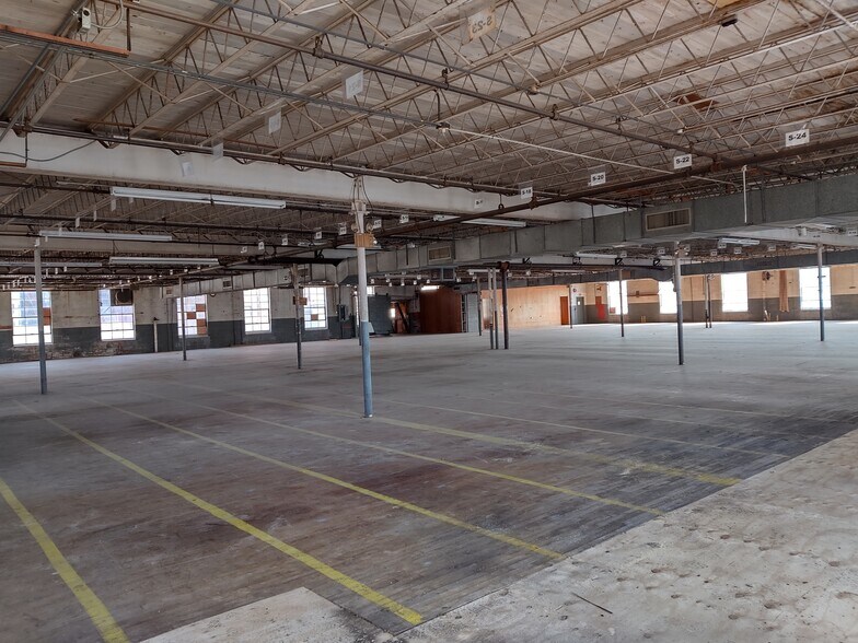 More Photos Of 1340-1400 Chestnut St, Kulpmont Manufacturing For Sale