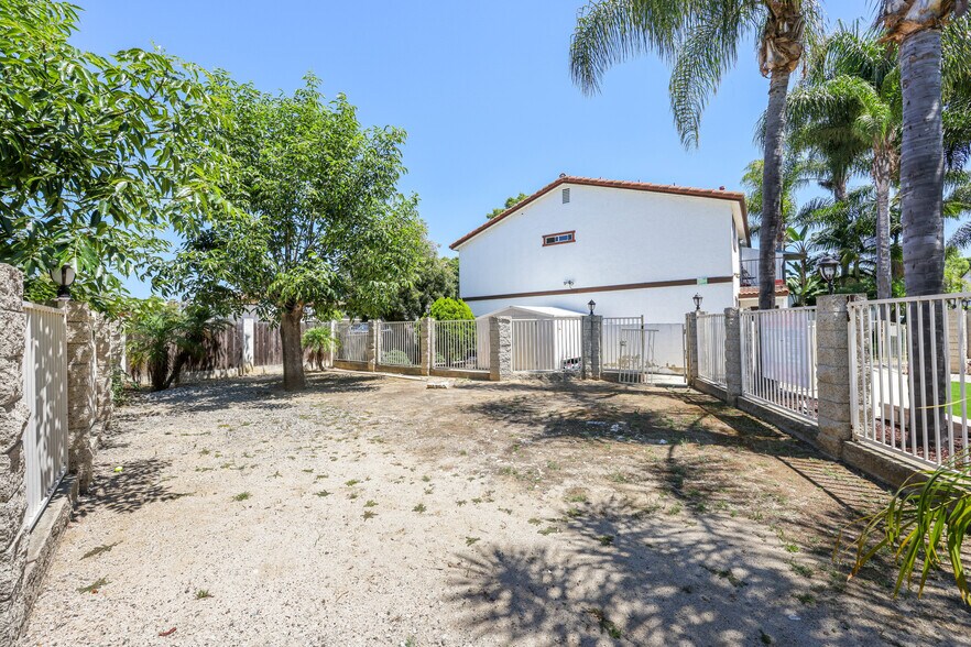 More Photos Of 380 Plymouth Dr, Vista Apartments For Sale
