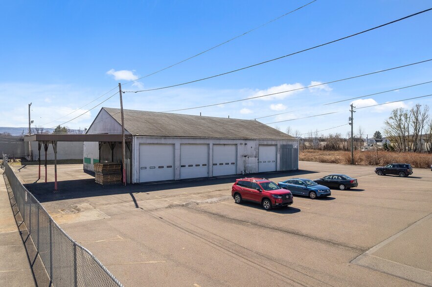 More Photos Of 232 Division St, Kingston Warehouse For Lease