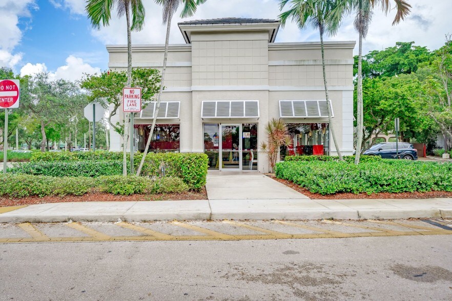 More Photos Of 3300 N Nob Hill Rd, Sunrise Fast Food For Lease