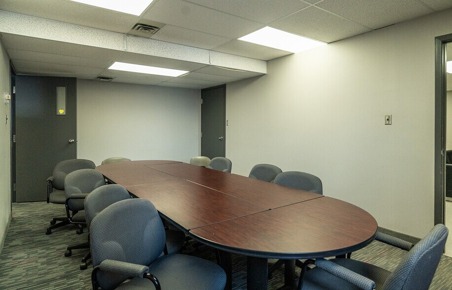 More Photos Of 829, 831, 835 Portage Ave, Winnipeg Office For Sale