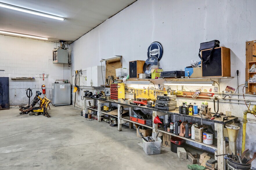 More Photos Of 16 Sloop Hill Rd, New Windsor Township Warehouse For Sale