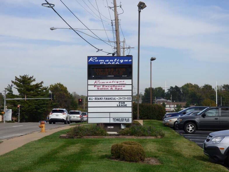 More Photos Of 3430 Mckelvey Rd, Bridgeton Storefront Retail Office For Lease