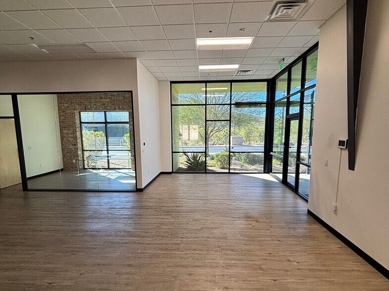 More Photos Of 1710 E Robin Ln, Phoenix Warehouse For Sale