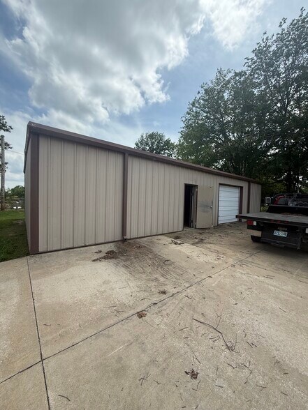 More Photos Of 542-544 Chestnut St, Skiatook Flex For Sale