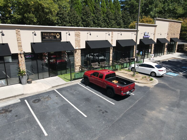 More Photos Of 11890 Douglas Rd, Alpharetta Storefront For Lease