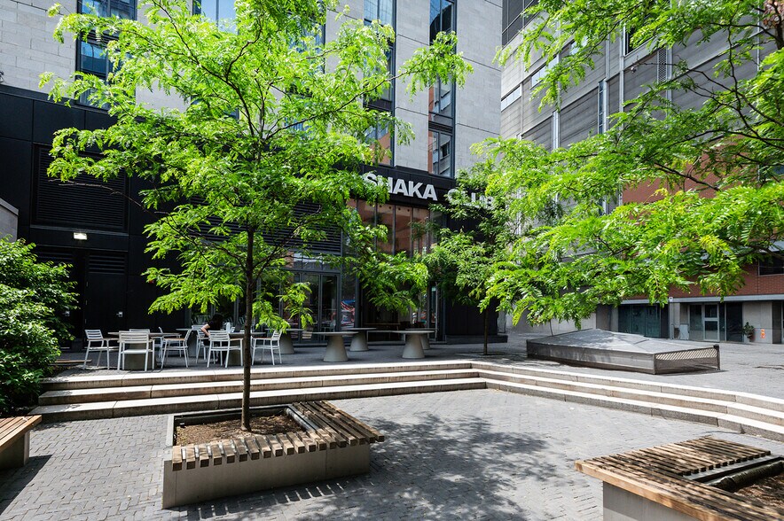 More Photos Of 1268 Rue Saint-Antoine O, Montréal Apartments For Sale