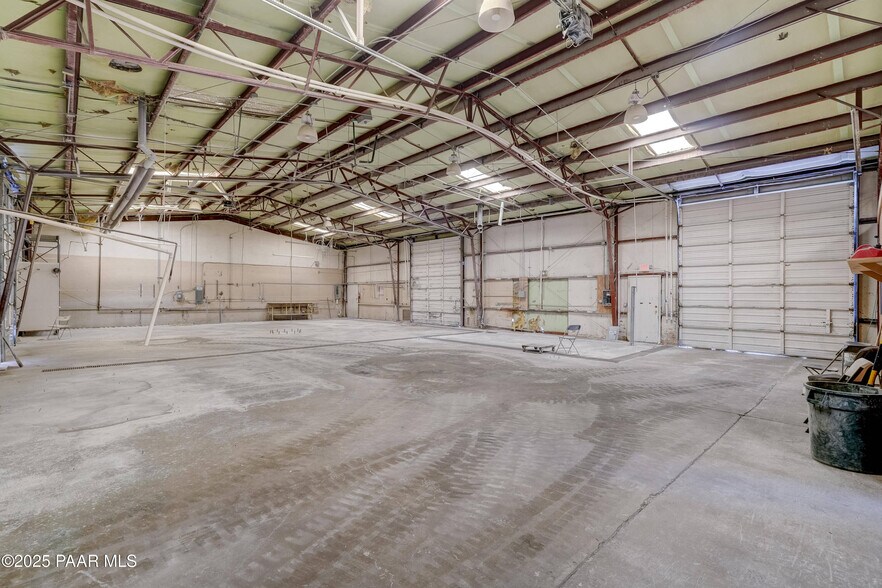 More Photos Of 303 N Summit Ave, Prescott Warehouse For Lease