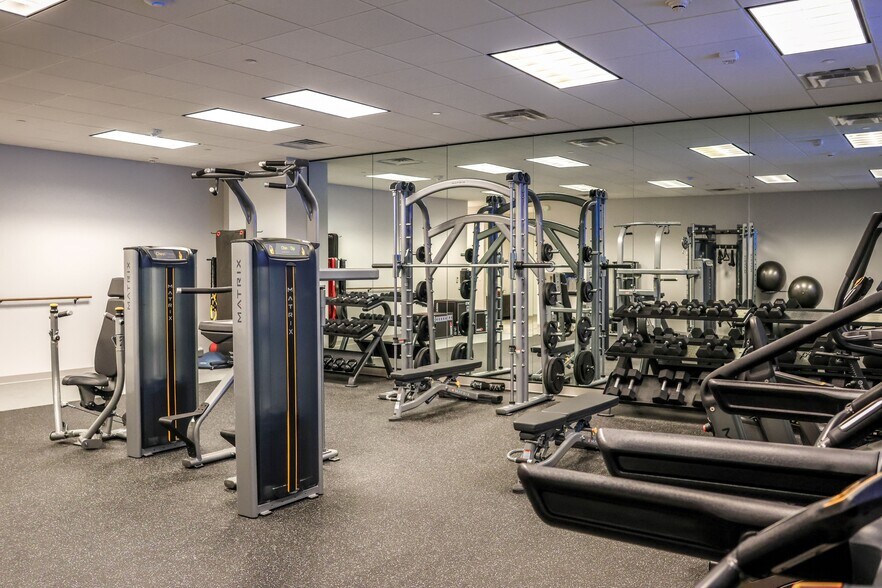 More Photos Of 100 Lexington St, Fort Worth Office For Lease