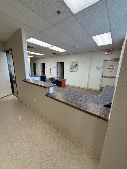 More Photos Of 4220 N 20th Ave, Phoenix Medical For Lease
