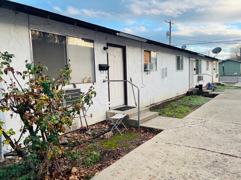 More Photos Of 1518-1520 Roosevelt Ave, Yakima Apartments For Sale