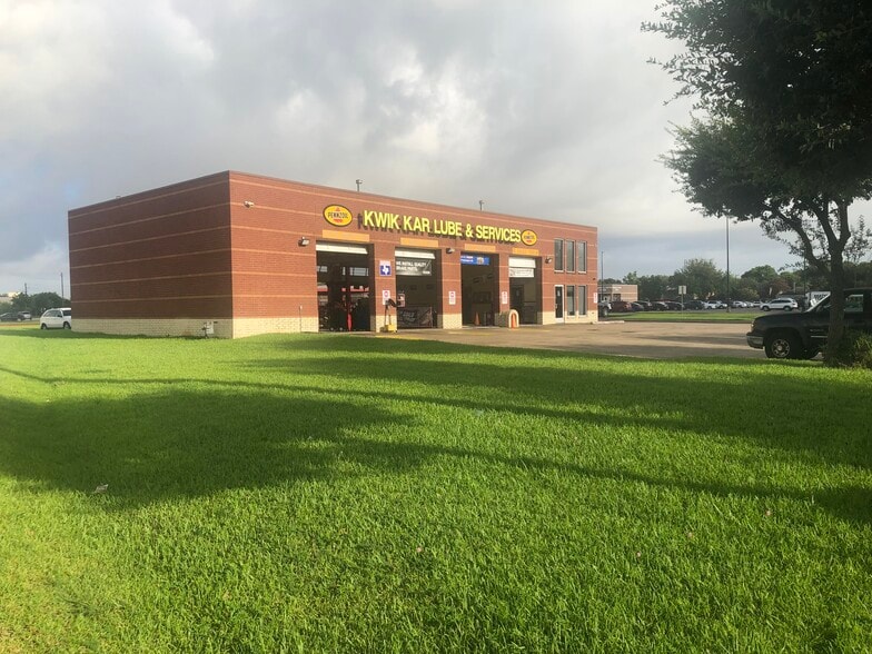 More Photos Of 12250 S Gessner Dr, Houston Auto Repair For Sale