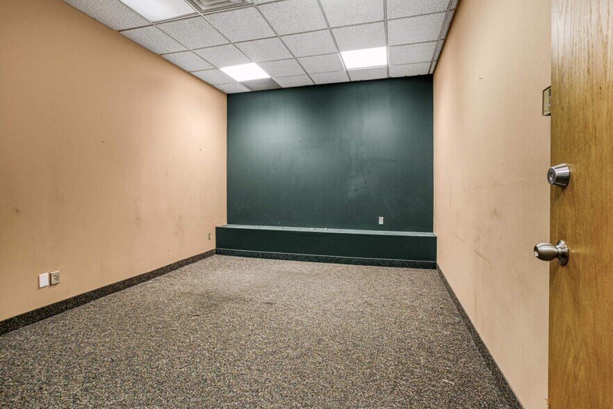 More Photos Of 2 Lisgar St, Sudbury Office For Sale