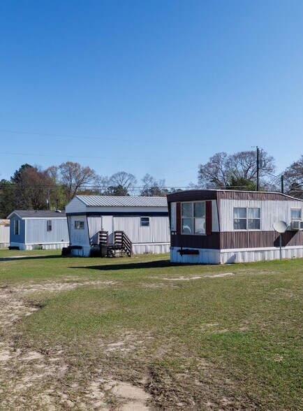 More Photos Of 1081 Davis Cir, Thomson Manufactured Housing Mobile Home Park For Sale