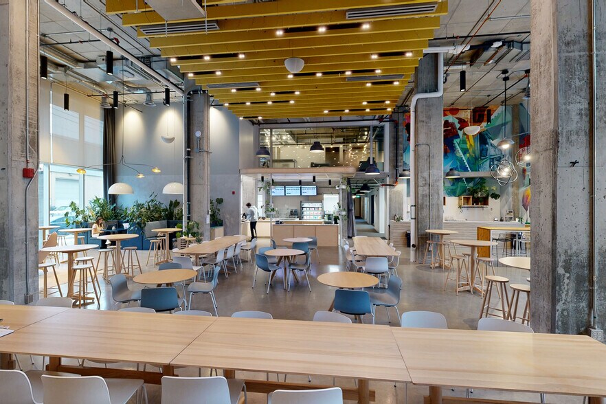 Primary Photo Of 7236 St Waverly, Montréal Office Residential For Lease