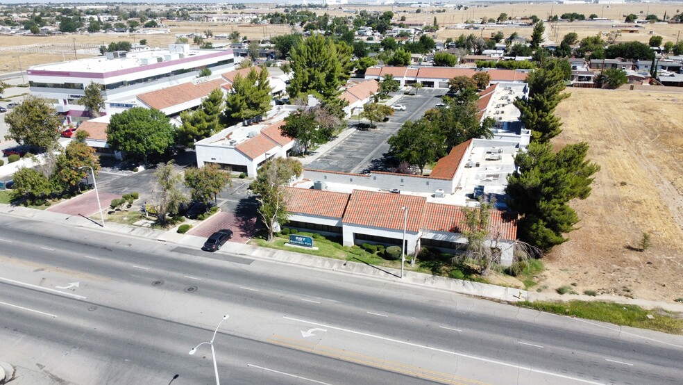 Primary Photo Of 1543 E Palmdale Blvd, Palmdale Medical For Lease