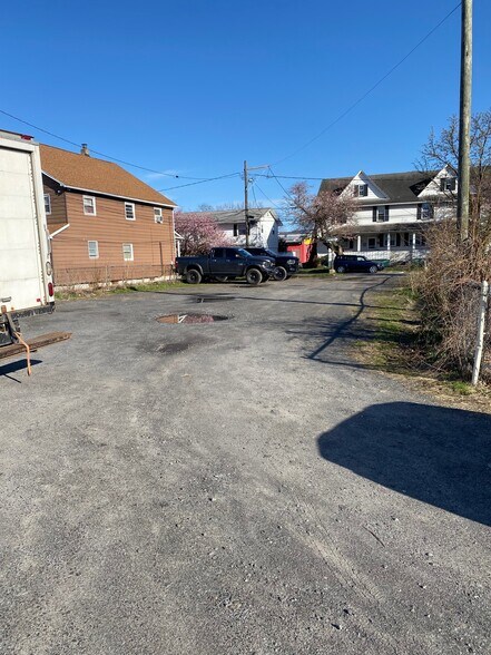 More Photos Of 429-431 Main St, Kingston Storefront Retail Residential For Sale