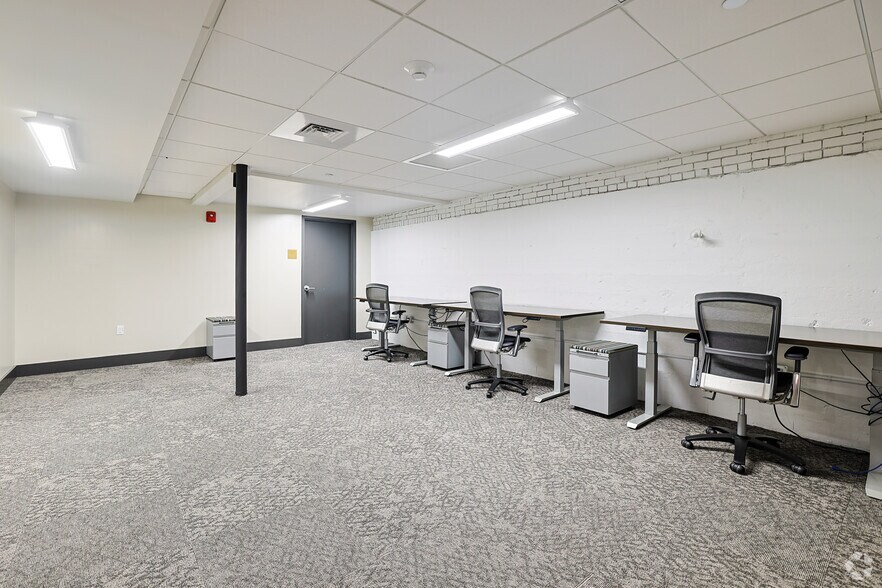 More Photos Of 86 Essex St, Haverhill Apartments For Lease