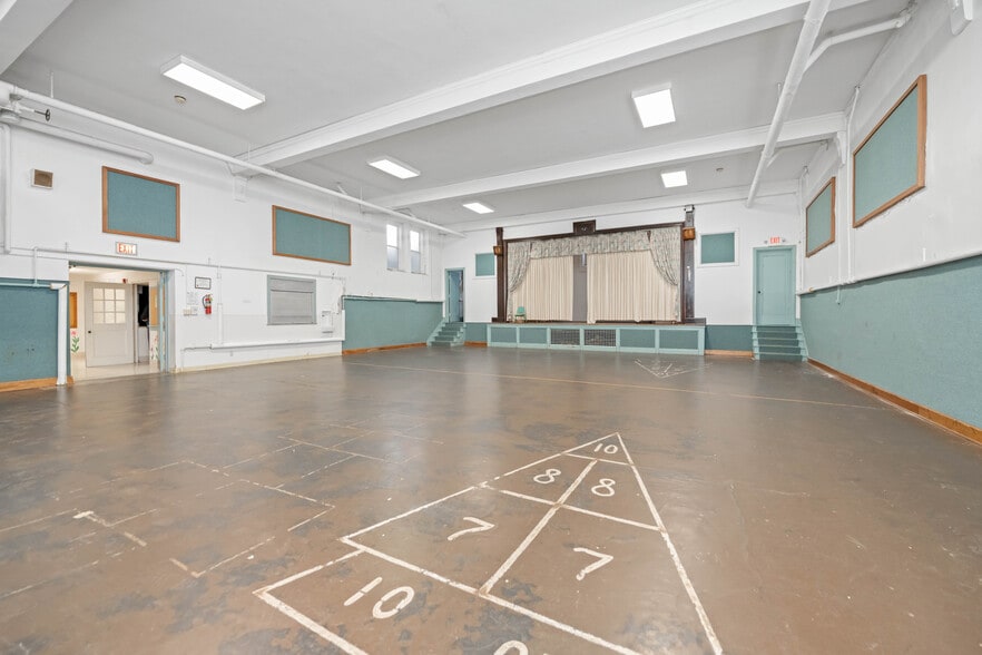 More Photos Of 2889 Culver rd, Rochester Specialty For Sale