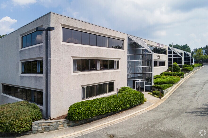 More Photos Of 7951 Angleton Ct, Lorton Warehouse For Sale