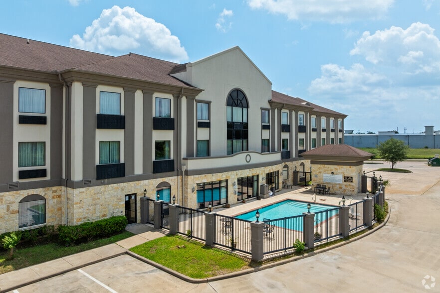 Primary Photo Of 2205 Barker Oaks Dr, Houston Hotel For Sale