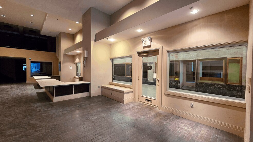 More Photos Of 816 Olive St, Saint Louis General Retail For Lease