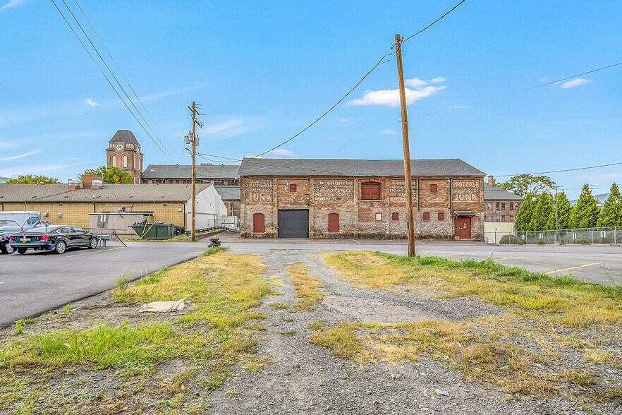 More Photos Of 515 Wyoming Ave, Scranton Flex For Sale