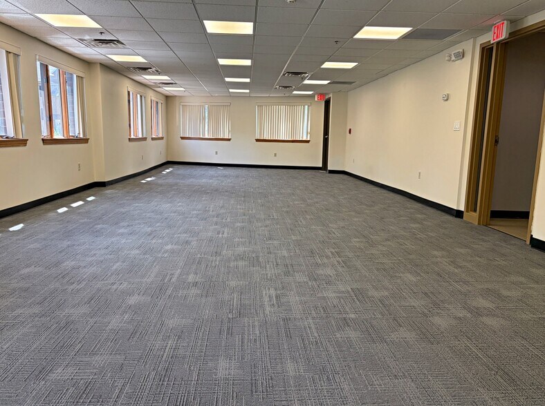 More Photos Of 100 Treble Cove Rd, Billerica Medical For Lease