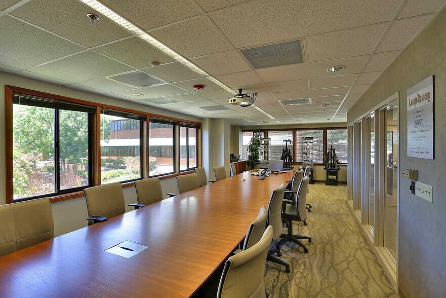More Photos Of 70 Garden Ct, Monterey Medical For Lease